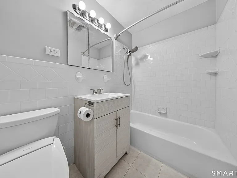 140 Grove St #2H — Photo 12