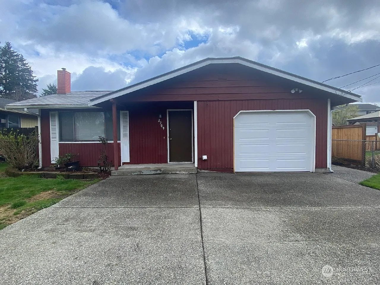 2709 56th Avenue NE photo 1