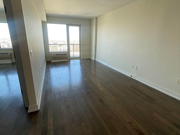 4th image of 3312 Hudson Ave APT 11M