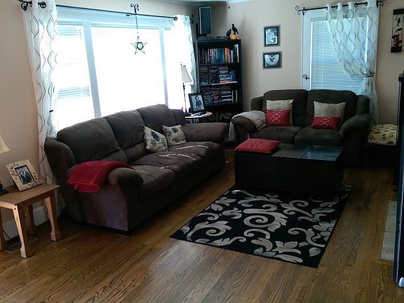 3rd image of 1829 Prince Edward Dr