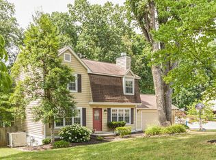 2212 Bishops Bridge Rd, Knoxville, TN 37922