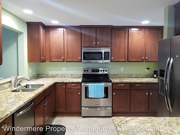 4th image of 2422 Parkwood Dr SE