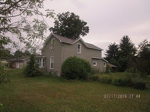 2nd image of 44 Maple St