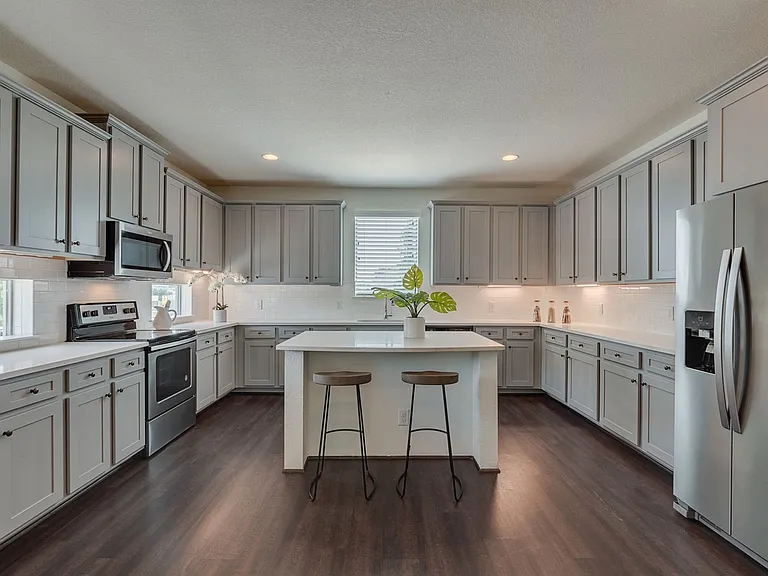 2702 Forest Park Blvd — Photo 11