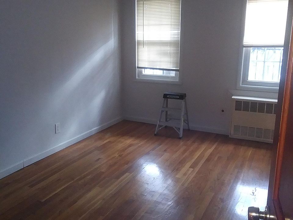 1st image of 1146 E 104th St