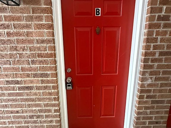 2nd image of 403 Wormwood Ln APT B