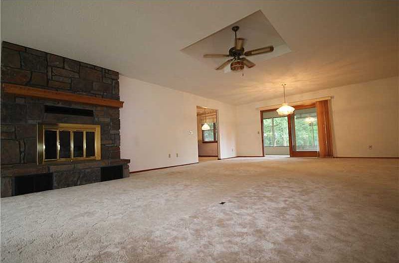 1st image of 27 Churchill Dr