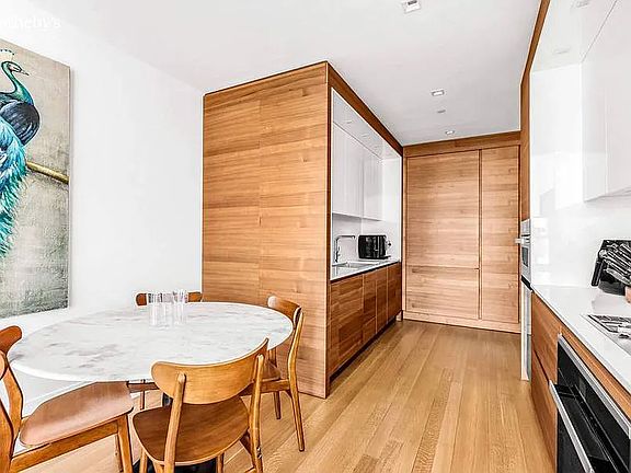 5th image of 252 E 57th St #49A