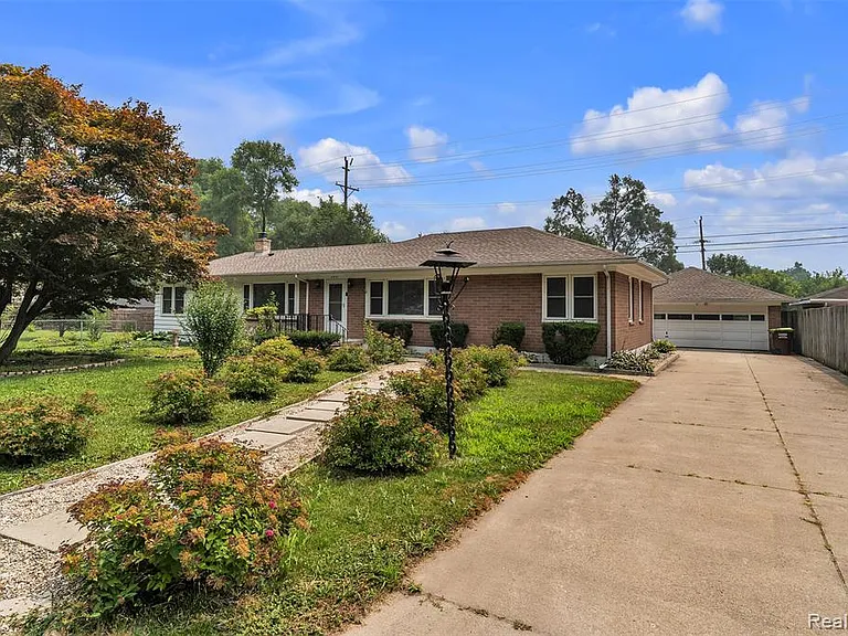 4918 Ainsley Ave — Photo 3