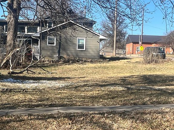 5th image of 455 Monroe St