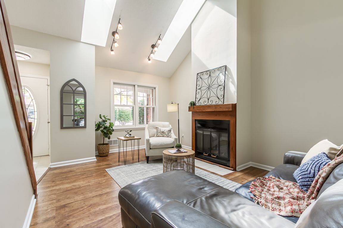 next background image