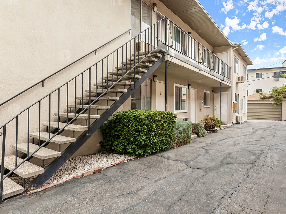 (An/Ti/Yo:B) 4232-4234 Mary Ellen Avenue