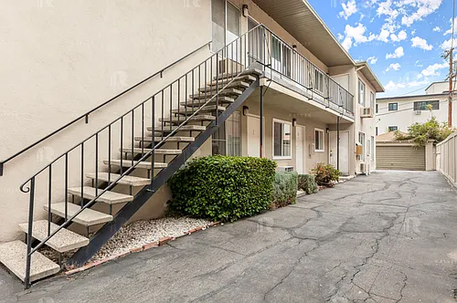 (An/Ti/Yo:B) 4232-4234 Mary Ellen Avenue Photo 1