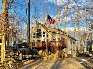 1024 Cheroquee Ter, Lake Ariel, PA 18436