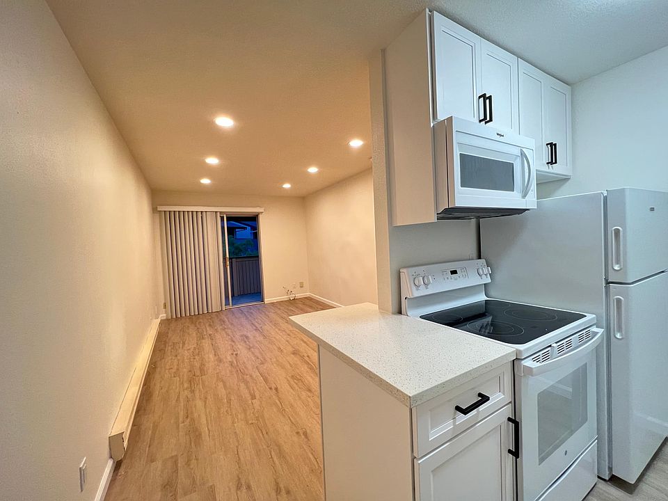 1st image of 1126 Cherry Ave APT 42
