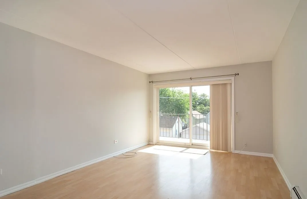 2 bed, 1200 sqft, $2,300 — Photo 1