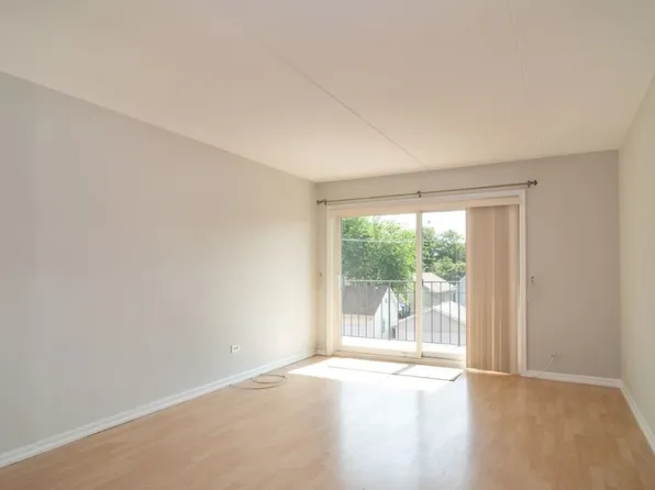 7320 Dixon St APT 303, Forest Park, IL 60130