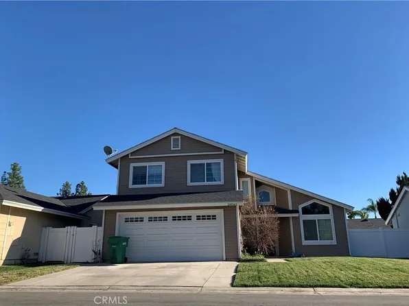 28561 Foxboro Ln, Highland, CA 92346