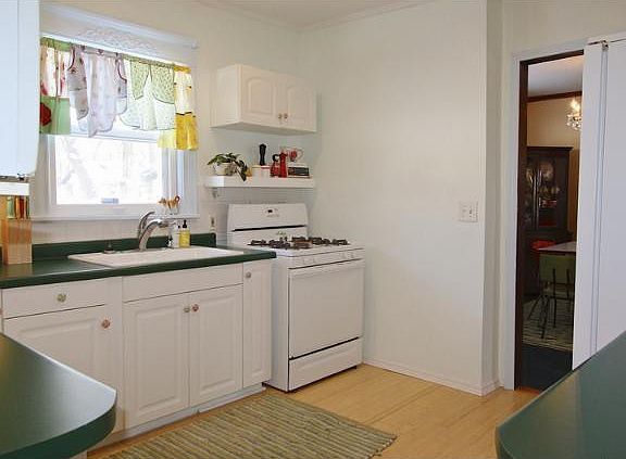 4th image of 3912 Van Nest Ave
