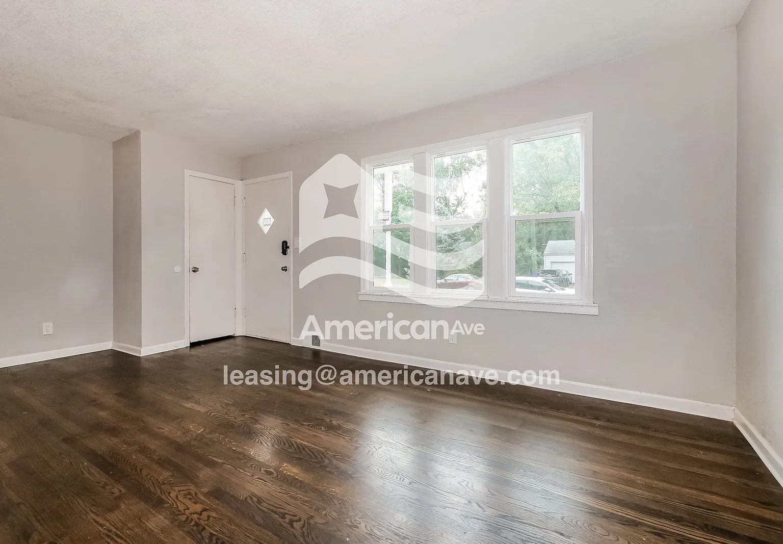 3 bed, 1.0 bath, 912 sqft, $1,825 — Photo 4