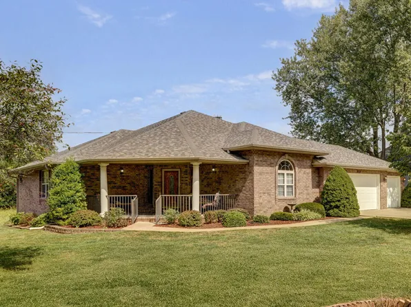 303 E Hughes Road, Willard, MO 65781