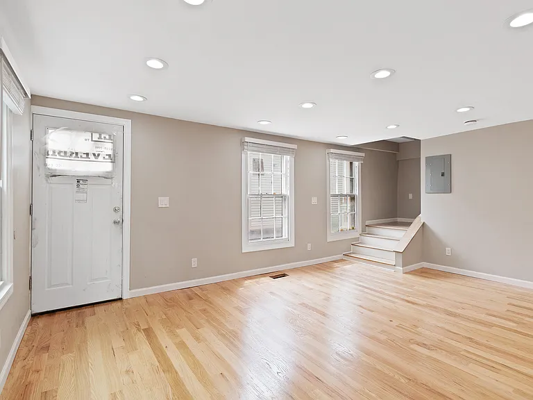 601 Chapel St #B — Photo 7