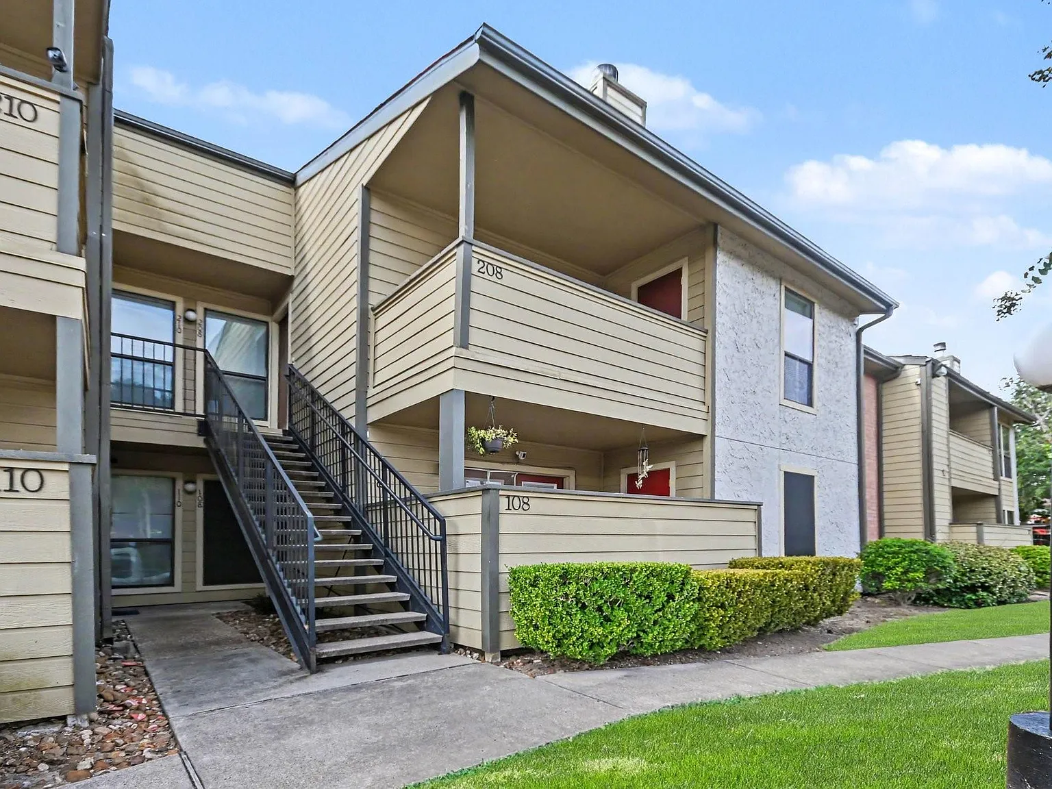1 bed, 1.0 bath, 636 sqft, $1,600 — Photo 1