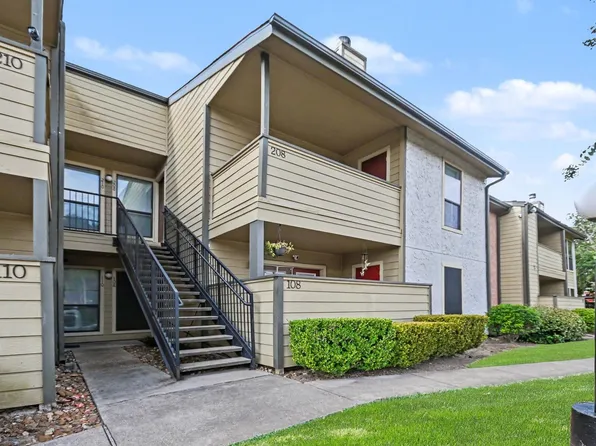 15534 Zabolio Dr APT 108, Webster, TX 77598