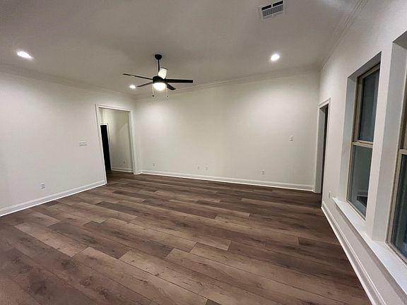 2nd image of 111 Spring Grove Loop