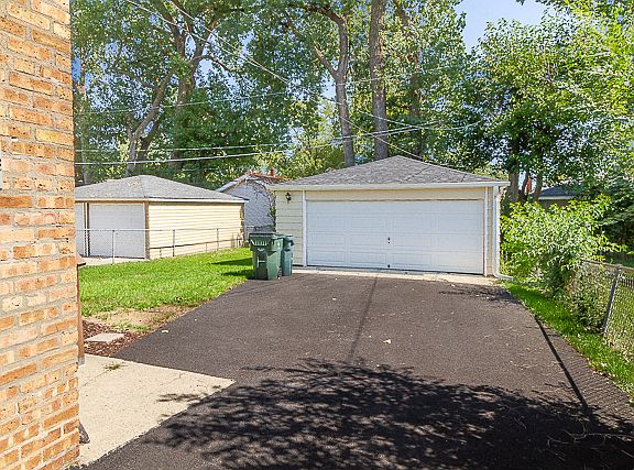 2nd image of 323 51st Ave
