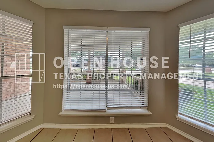 1327 Coppercrest Dr — Photo 7