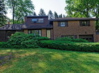 1 Ashley Dr, Newtonville, NY 12110