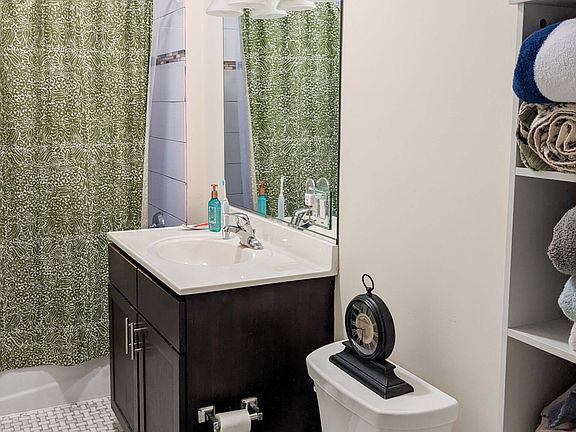 4th image of 4814 N Wolcott Ave #4818-1