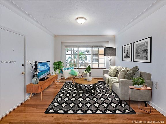2nd image of 828 Euclid Ave APT 4