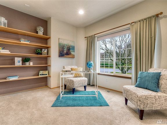 4th image of 2540 20th Ave NE