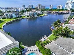 2 bed, 2.0 bath, 1585 sqft, $11,500 — Photo 3