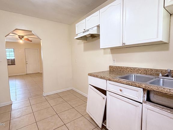 3rd image of 2821 W 6TH Street