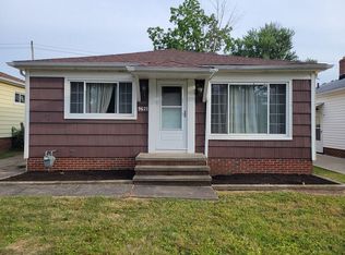 9621 Snow Rd, Parma Heights, OH 44130