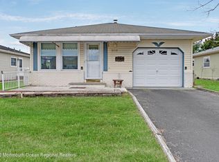 203 Charlotteville Dr N, Toms River, NJ