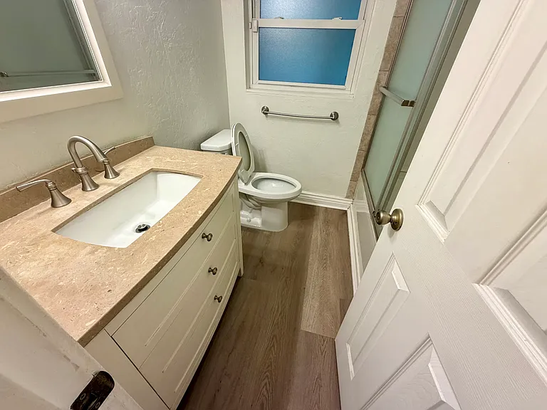 1841 Linden Rd — Photo 32