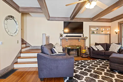 18 Calumet St Photo 1