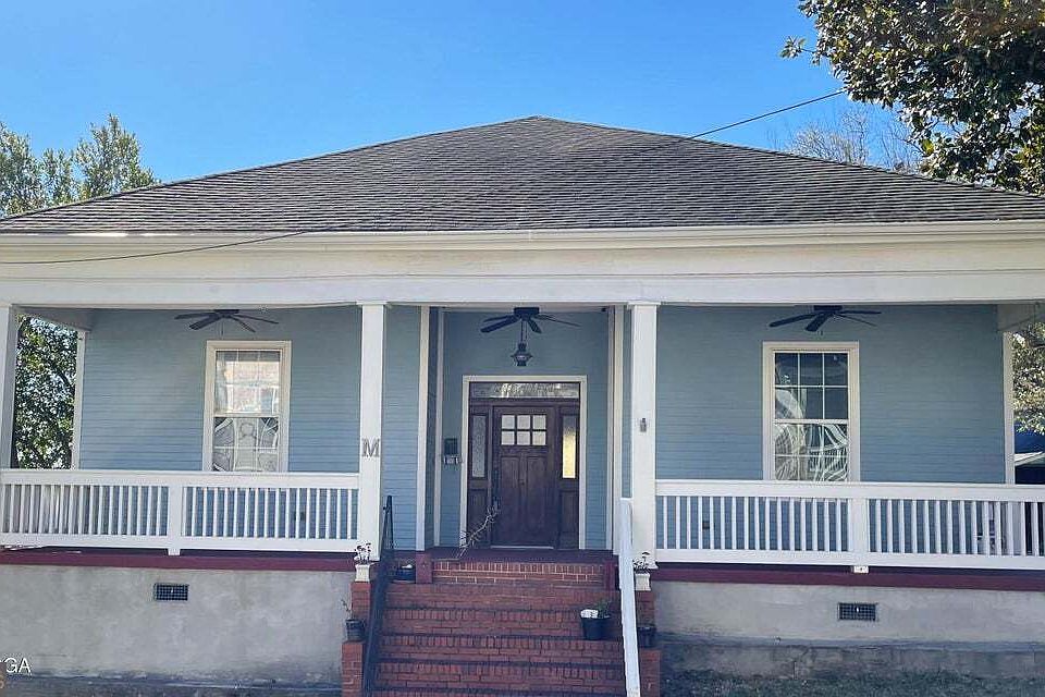 1st image of 988 New St