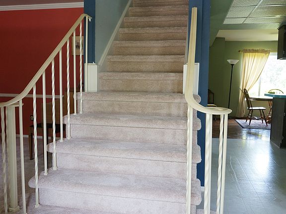 3rd image of 2683 Dayton Dr