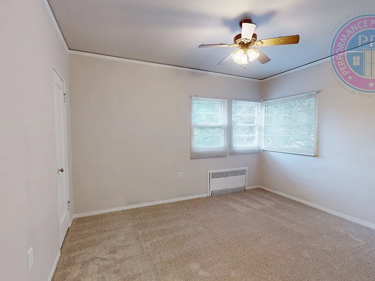 2222 NE Pacific St #A-M — Photo 12
