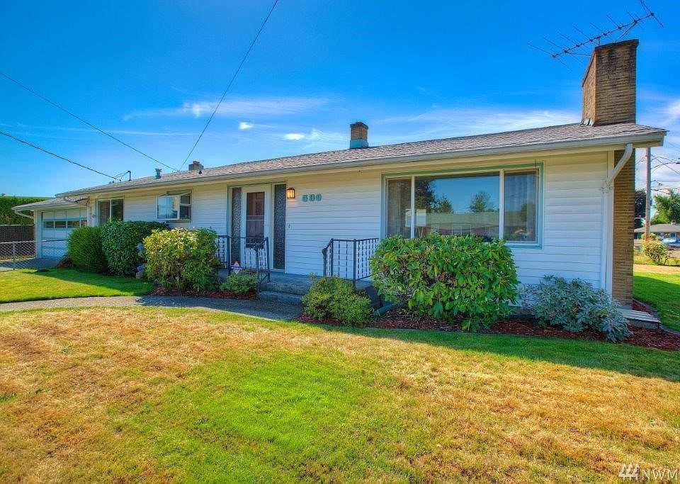 1st image of 530 10th St SE