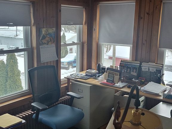 4th image of 1118 Station Rd