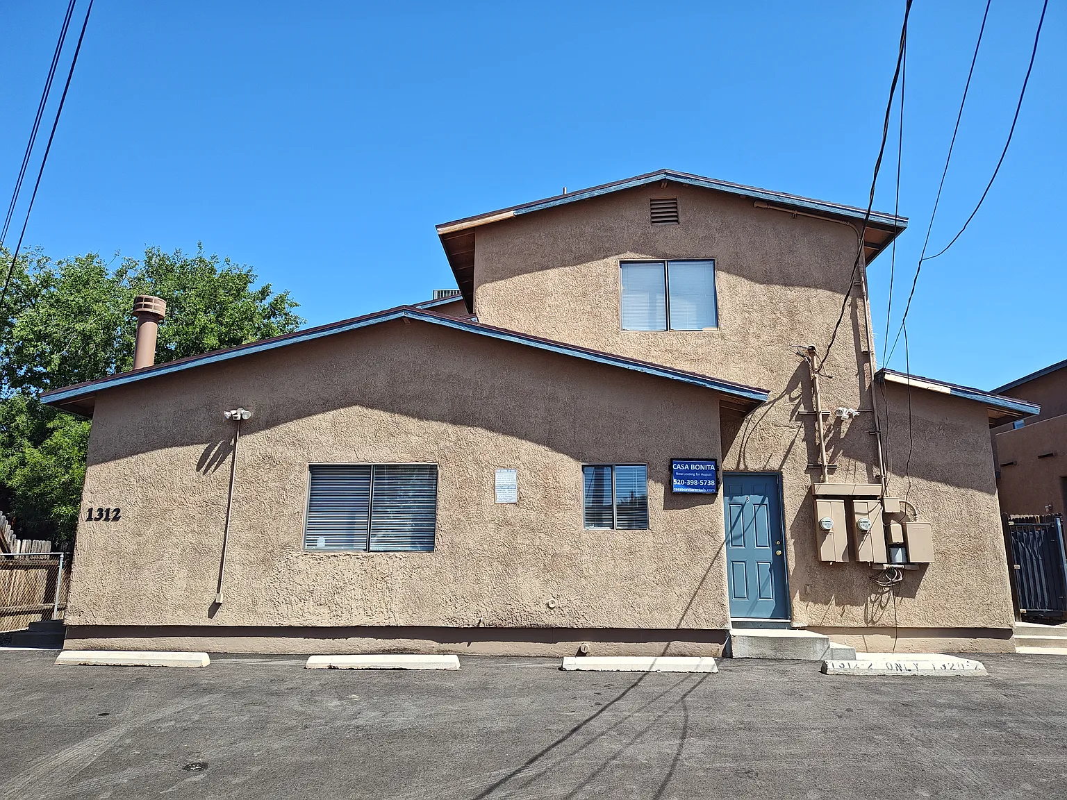 9 bed, 3260 sqft, $6,750 — Photo 1