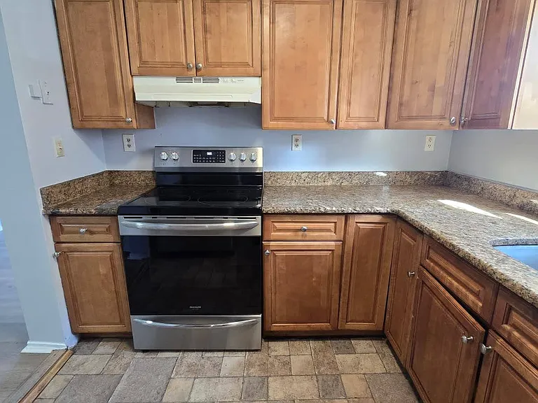 104 Bergen Ave #1 — Photo 3