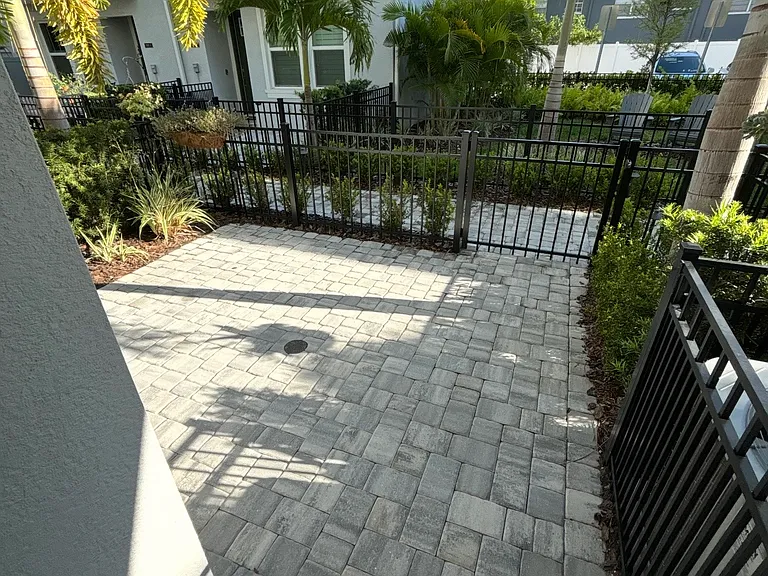 206 S Tampania Ave #3 — Photo 5