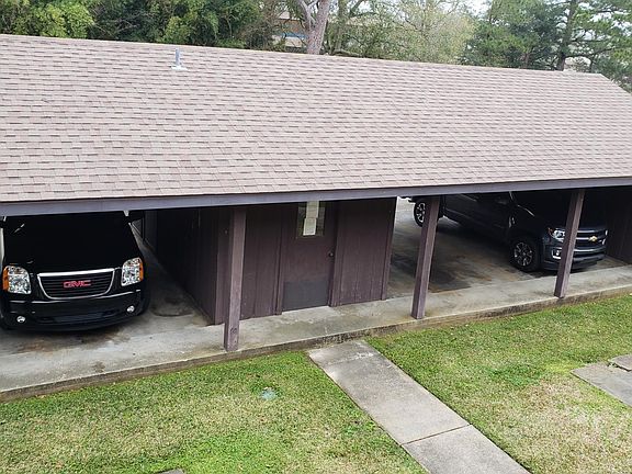 5th image of 5018 Desoto St #5018D